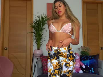 webcam girl beyllove_d live cam image #1350960