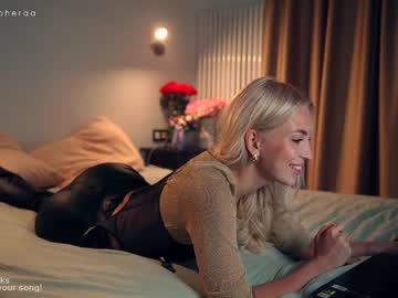 webcam girl artmosphera live cam image #6511697