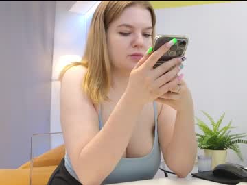 webcam girl lovlybambi live cam image #6986828