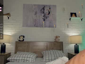 webcam girl riskyproject live cam image #8229805