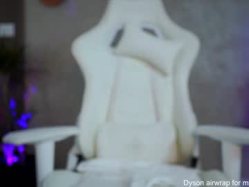 webcam girl xoxo_emma live cam image #2619949