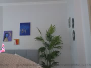 webcam girl small_blondee live cam image #9277138