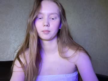 webcam girl lizzy_cutie live cam image #10794212