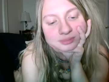 webcam girl scartit live cam image #1109362