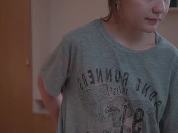 webcam girl tiny_miracle live cam image #9870213