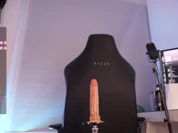 webcam girl lau__1 live cam image #9416723