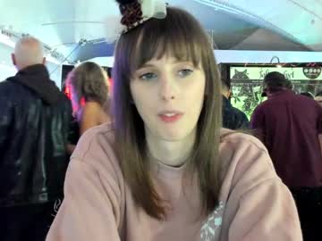 webcam girl foxy_gamer live cam image #8430529