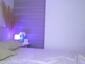 webcam girl veroniqe_lounge live cam image #6173700