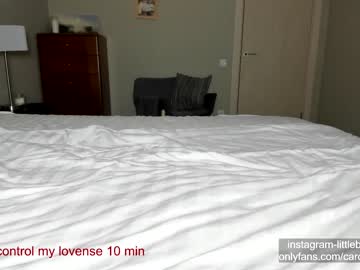 webcam girl carolinaherera live cam image #6110684