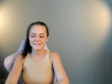 webcam girl brittcubitt live cam image #8593573