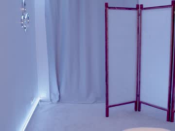 webcam girl silent_chill live cam image #7513847