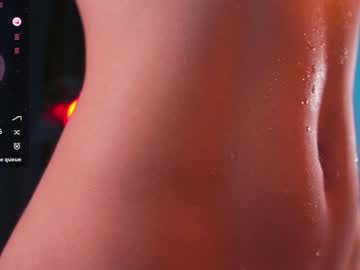 webcam girl lucie_beltran live cam image #10789993