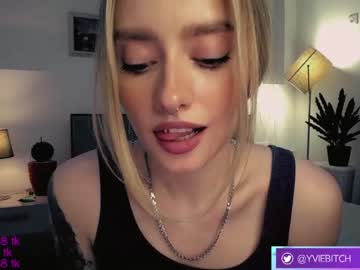 webcam girl _yvie_ live cam image #5776592
