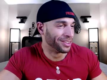 webcam man seanzevran live cam image #8277270