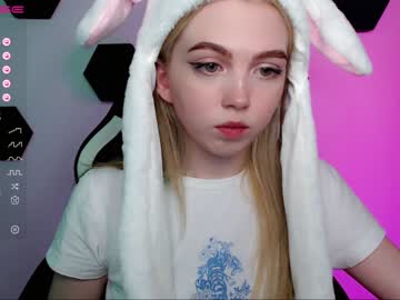 webcam girl small_blondee live cam image #5551231