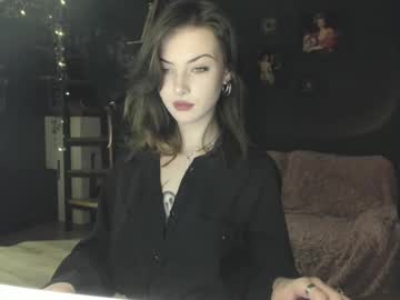 webcam girl bmwm5f90 live cam image #11427370