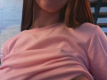 webcam girl lucie_beltran live cam image #12296478