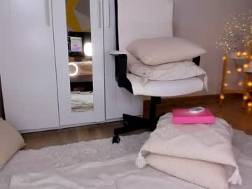 webcam girl roxy_blue_eyed_ live cam image #9103393