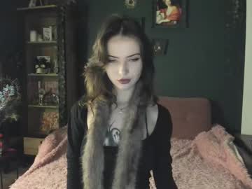 webcam girl bmwm5f90 live cam image #11453555