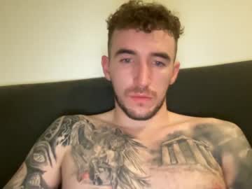 webcam man tattooedgiantt live cam image #1143219