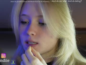 webcam girl bestblondiiecb live cam image #5807343