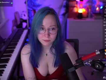webcam girl blue_mooncat live cam image #7049746