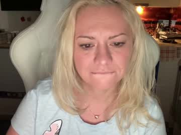 webcam girl kiradivine live cam image #5398857