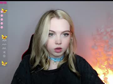 webcam girl small_blondee live cam image #5604120