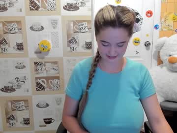 webcam girl emmika_ live cam image #3190338