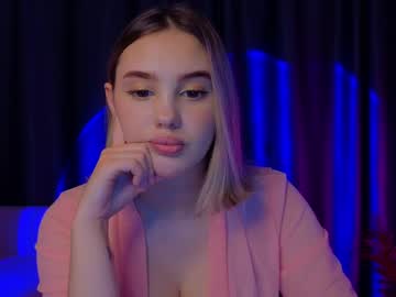 webcam girl angella_kleee live cam image #10891672