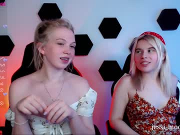 webcam girl small_blondee live cam image #5516272