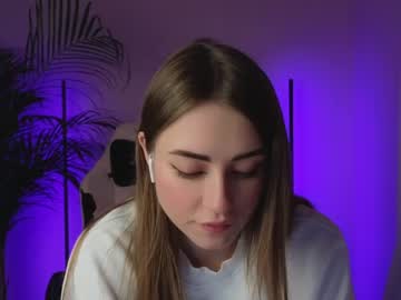 webcam girl strawberryjamx live cam image #5236983