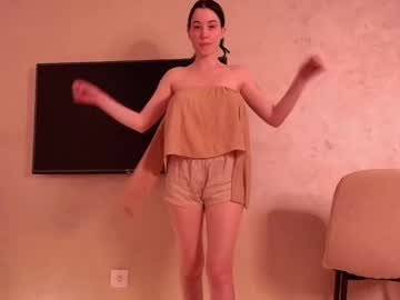 webcam girl lilamytee1 live cam image #9578807