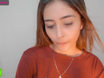 webcam girl gummy_bear7 live cam image #241657