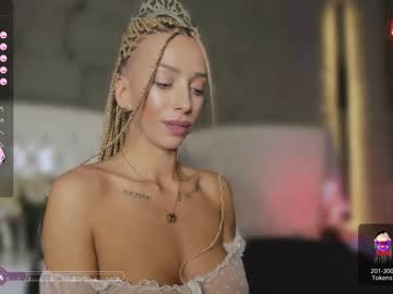 webcam girl royalsquirt_ live cam image #7043619