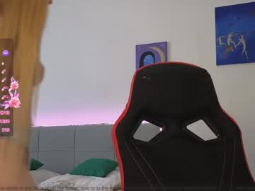 webcam girl small_blondee live cam image #10561402
