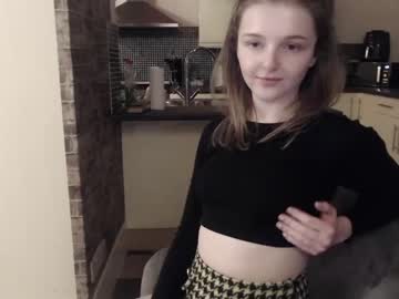 webcam girl lucydelovely live cam image #4732479