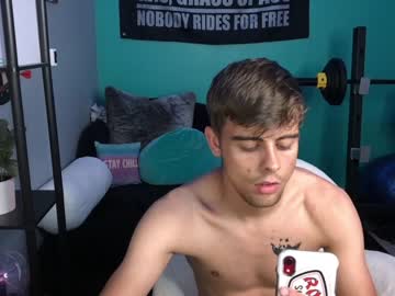 webcam man crashmonroe live cam image #3384551