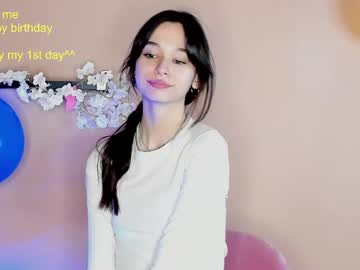 webcam girl emmi_sunshine live cam image #6672599
