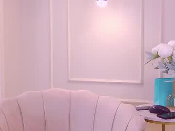 webcam girl gwenbanks live cam image #9344490