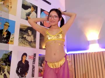 webcam girl little_effy18 live cam image #9077510