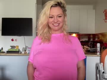 webcam girl kiradivine live cam image #6166592