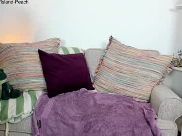 webcam girl island_peach live cam image #12932295