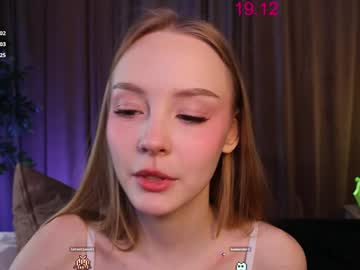 webcam girl lissa_meooow live cam image #11349356