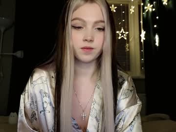 webcam girl small_blondee live cam image #7643027