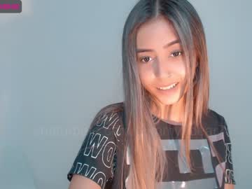 webcam girl gummy_bear7 live cam image #1838967