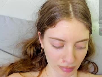 webcam girl logan_emma1 live cam image #10306907