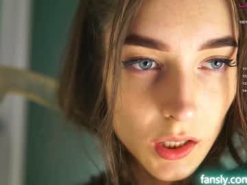 webcam girl angels_kiss live cam image #2741181