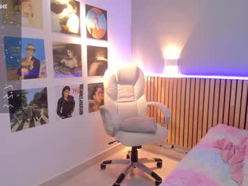 webcam girl little_effy18 live cam image #8739063