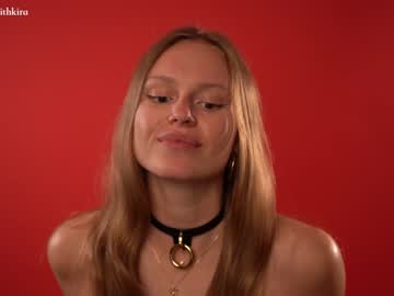 webcam girl chillwithkira live cam image #5559137